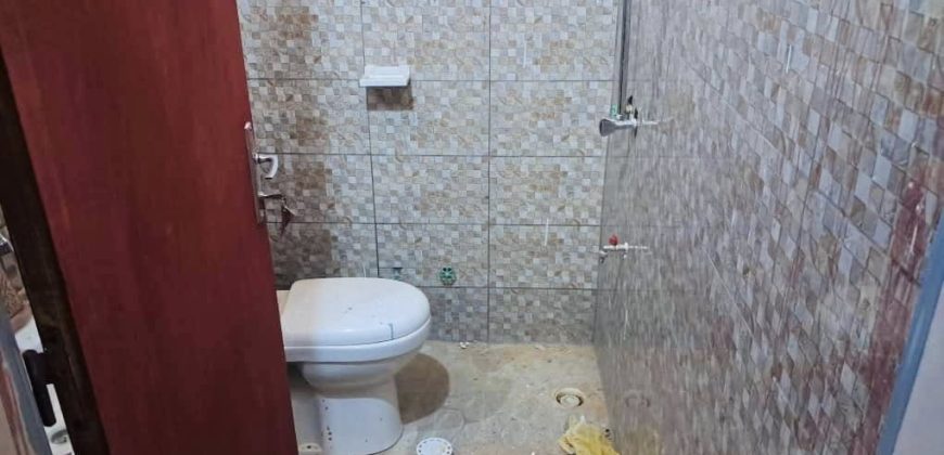 Belle Villa 3 Chambres, 2 Douches, près du Goudron