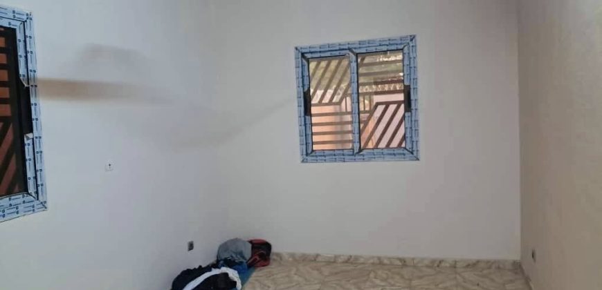 Belle Villa 3 Chambres, 2 Douches, près du Goudron