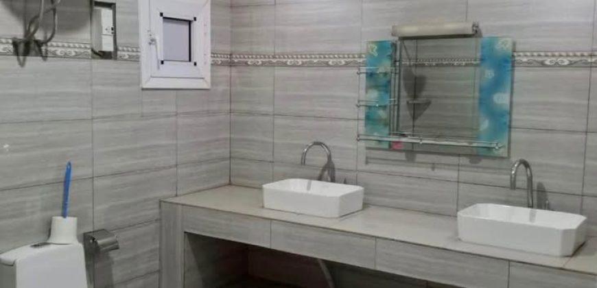 Grande Villa, 4 Chambres, 4 Douches Internes, Climatiseur