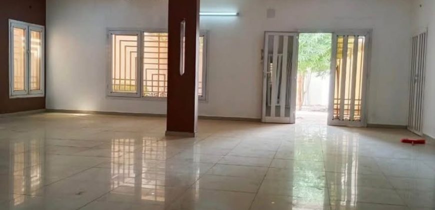 Grande Villa, 4 Chambres, 4 Douches Internes, Climatiseur