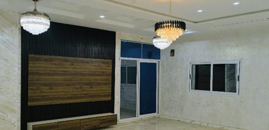 Magnifique Étage 5 Chambres, 2 Salons, Annexe