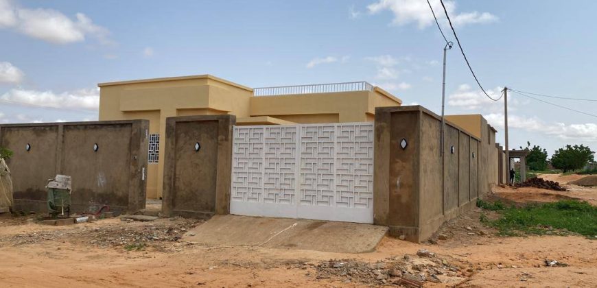 Maison en Dalle, 3 Chambres, sur 2 Voies