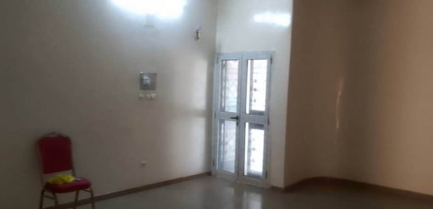 Maison en Dalle 3 Chambres, vers Dan Zama Église