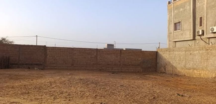 Parcelle de 400 m², Clôturée