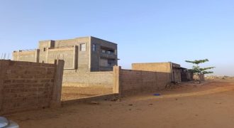 Parcelle de 400 m², Clôturée