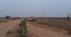 Parcelle de 500 m², Côté Sud de l’Hôpital de Référence