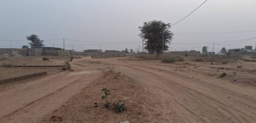 Parcelle de 500 m², Côté Sud de l’Hôpital de Référence