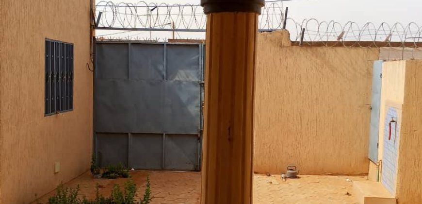 Villa 3 Chambres, Salon, près de Plaque Koubeyni