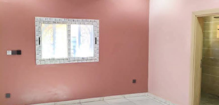 Villa 5 Chambres, 2 Salons, Dépendance