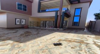 Villa 5 Chambres, 2 Salons, Dépendance