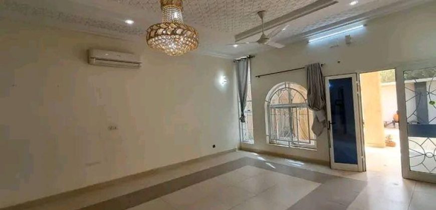 Villa Duplex 4 Chambres, 2 Salons, Piscine