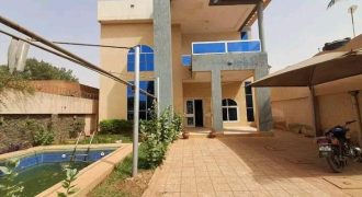 Villa Duplex 4 Chambres, 2 Salons, Piscine