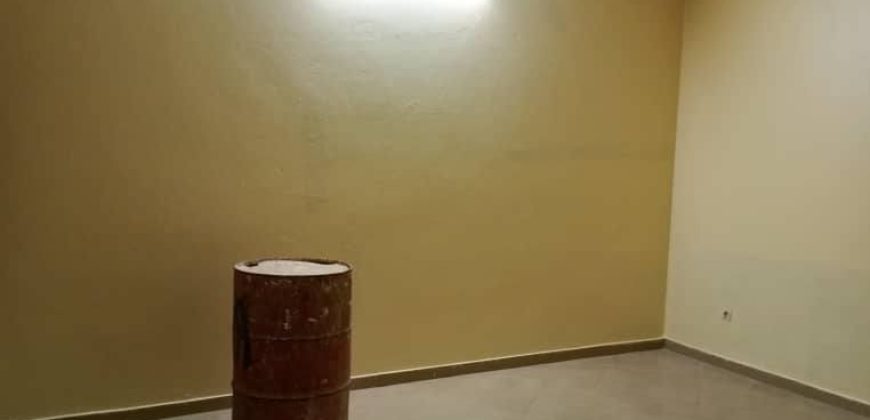 Maison 2 Chambres, Salon, Dépendance, Hangar