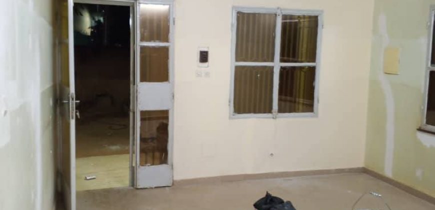 Maison 2 Chambres, Salon, Dépendance, Hangar