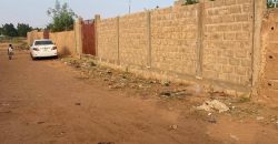 Parcelle Clôturée avec Grande Porte, sur 300m²