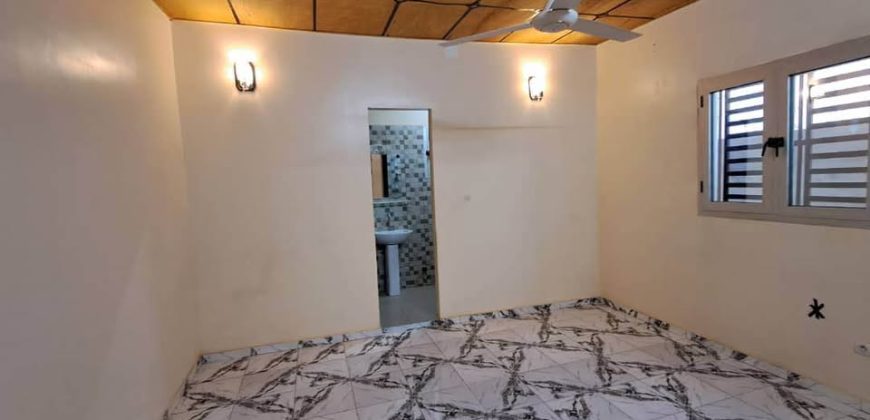 Villa 2 Chambres, Salon, vers 15 Pneux