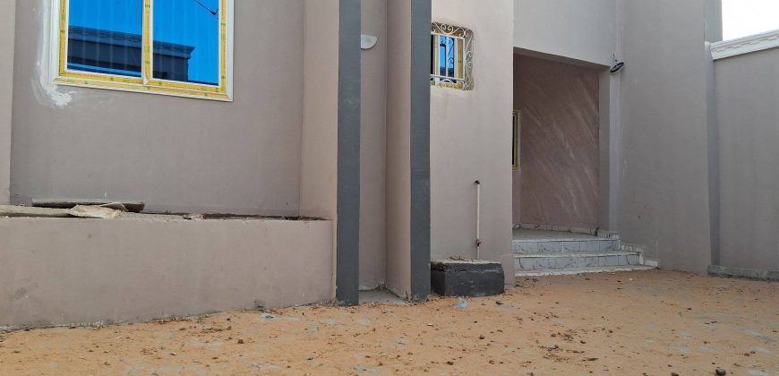 Villa 4 Chambres, 3 Douches, 200 m²