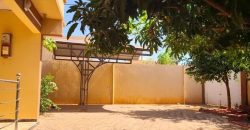 Villa Très Propre, 3 Chambres, Salon, Dépendance