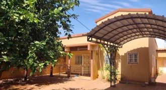 Villa Très Propre, 3 Chambres, Salon, Dépendance