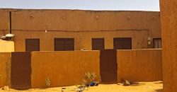 4 Celibateriums et 2 Boutiques, près du Goudron