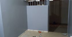 Celibaterium 1 Chambre, 2 Douches, Carrelé et Vitré