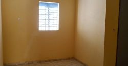 Celibaterium 1 Chambre, 2 Douches, Carrelé et Vitré