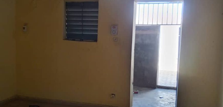 Celibaterium 1 Chambre, Salon, Carrelé, Pavé