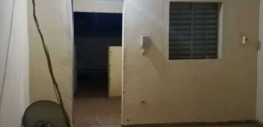 Celibaterium 1 Chambre, Salon, près du Goudron