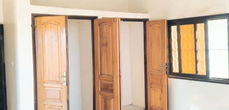 Maison 4 Chambres, 5 Douches Internes, 2 Salons