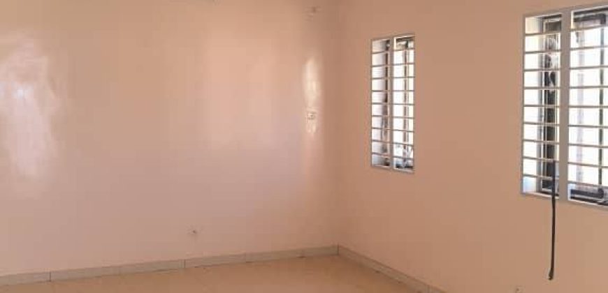 Maison 4 Chambres, 5 Douches Internes, 2 Salons