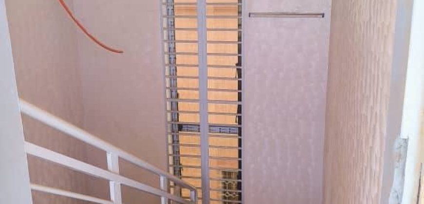 Maison 4 Chambres, 5 Douches Internes, 2 Salons