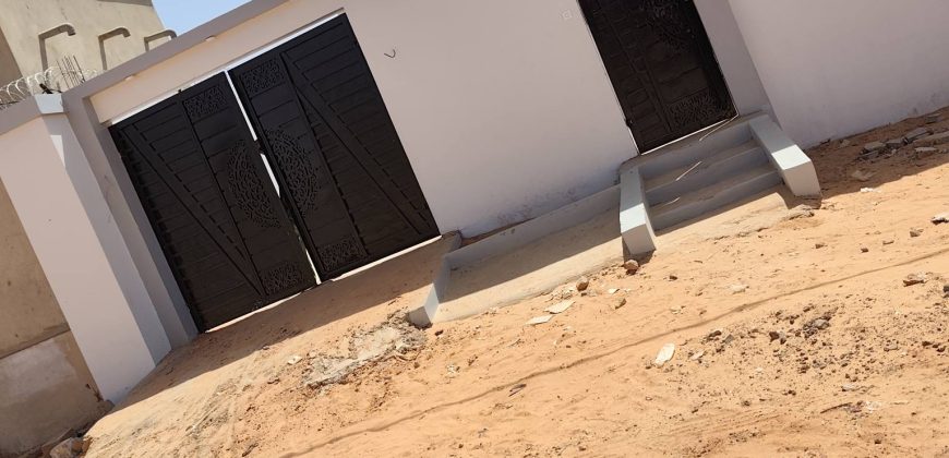 Maison de 3 Chambres, 3 Douches Internes, Dépendance