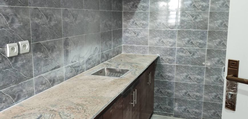 Maison de 3 Chambres, 3 Douches Internes, Dépendance