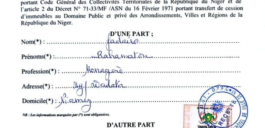 Terrain Urbain clôturé, 240 m², Électricité disponible