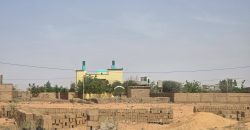 Terrain Urbain clôturé, 240 m², Électricité disponible