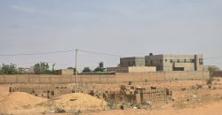 Terrain Urbain clôturé, 240 m², Électricité disponible