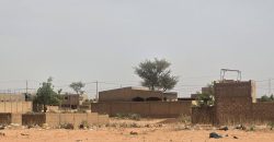 Terrain Urbain clôturé, 240 m², Électricité disponible