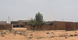 Terrain Urbain clôturé, 240 m², Électricité disponible