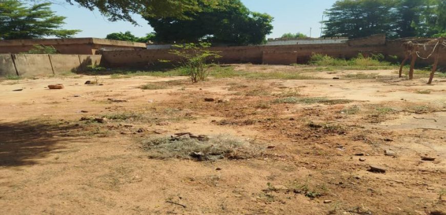 Terrain de 600 m², derrière l’École Yasmina