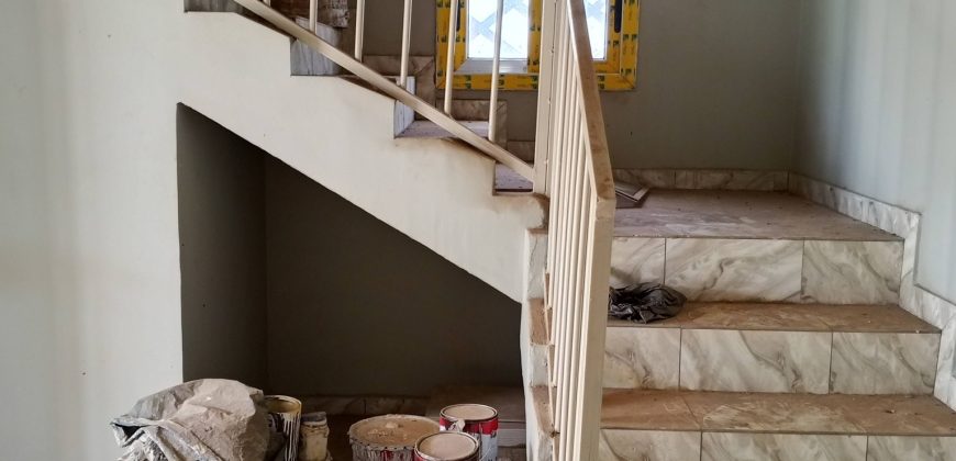 Villa 3 Chambres, 4 Douches, Carrelée, Vitrée