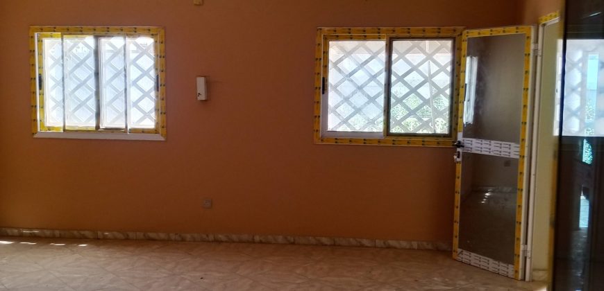 Villa 3 Chambres, 4 Douches, Carrelée, Vitrée