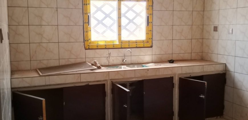 Villa 3 Chambres, 4 Douches, Carrelée, Vitrée