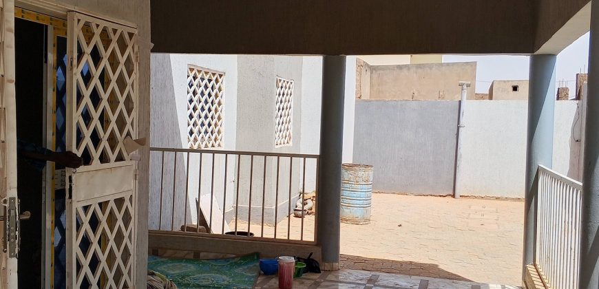 Villa 3 Chambres, 4 Douches, Carrelée, Vitrée