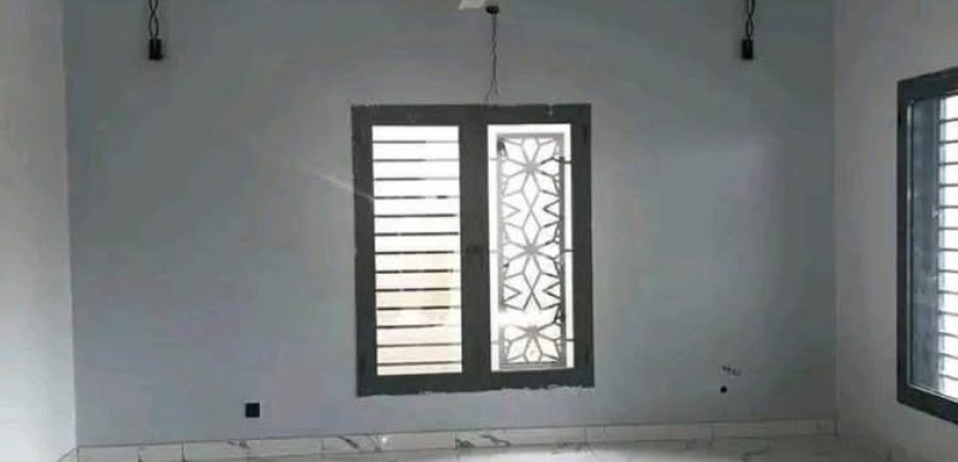 Villa Duplex Très Propre, 5 Chambres, 2 Salons