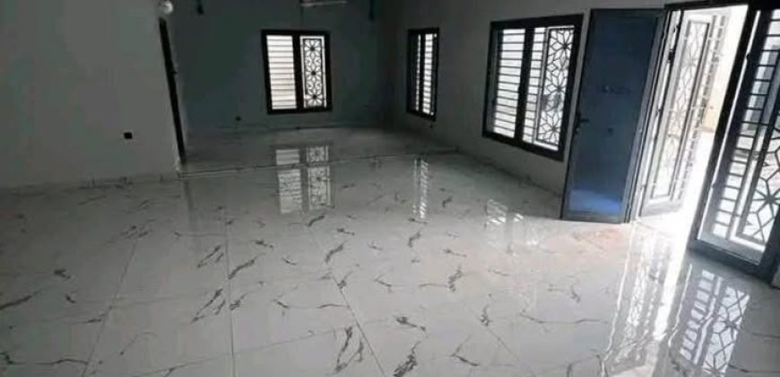 Villa Duplex Très Propre, 5 Chambres, 2 Salons