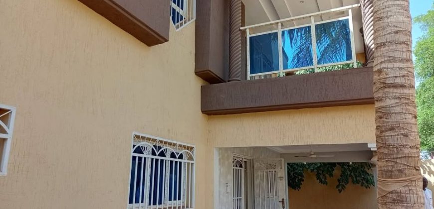 Grande Maison Étage, 5 Chambres, 4 Douches