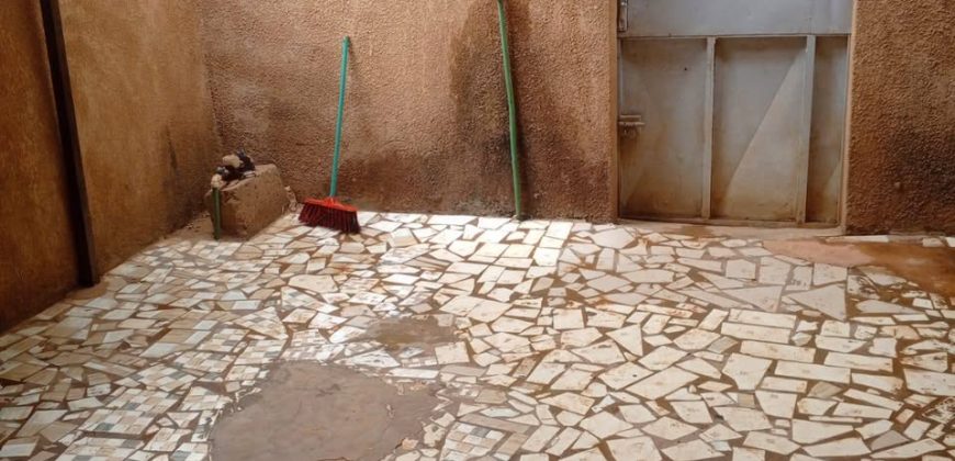Maison 1 Chambre, Salon, Douche Interne