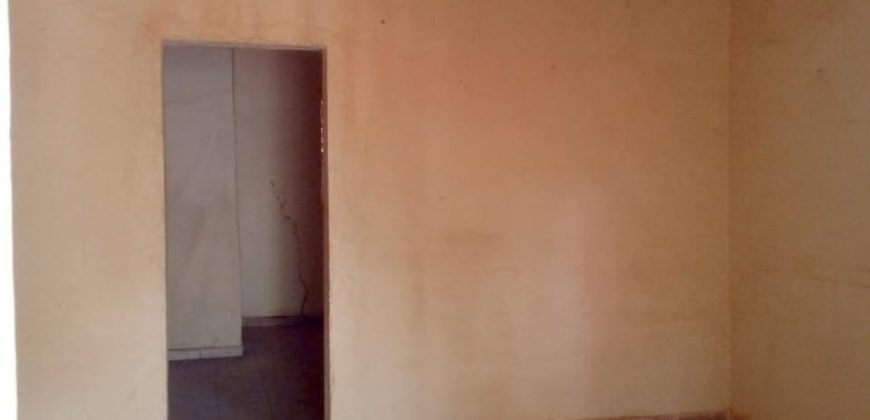 Maison 1 Chambre, Salon, Douche Interne