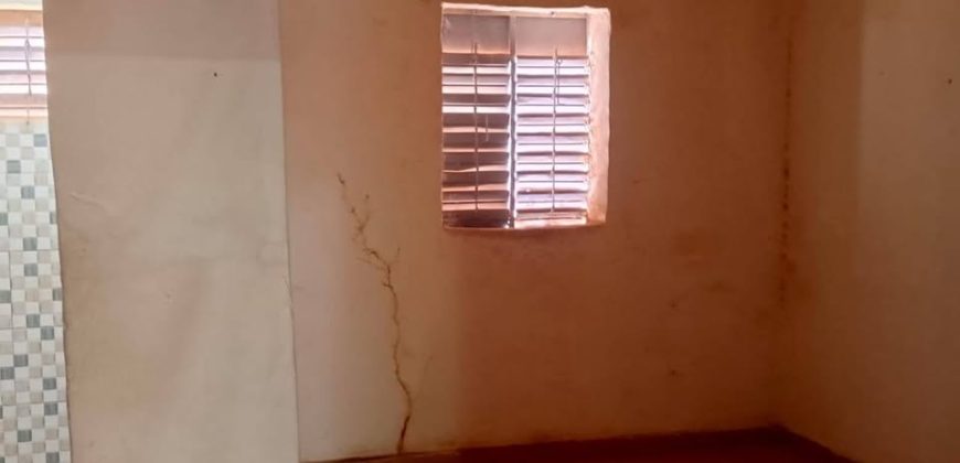 Maison 1 Chambre, Salon, Douche Interne