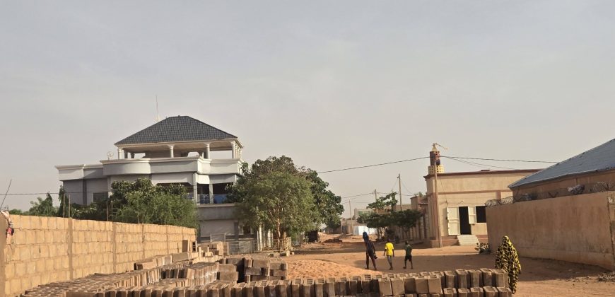 Parcelle 350 m², lotiss. BABA FANDOU, Eau et Électricité disponibles